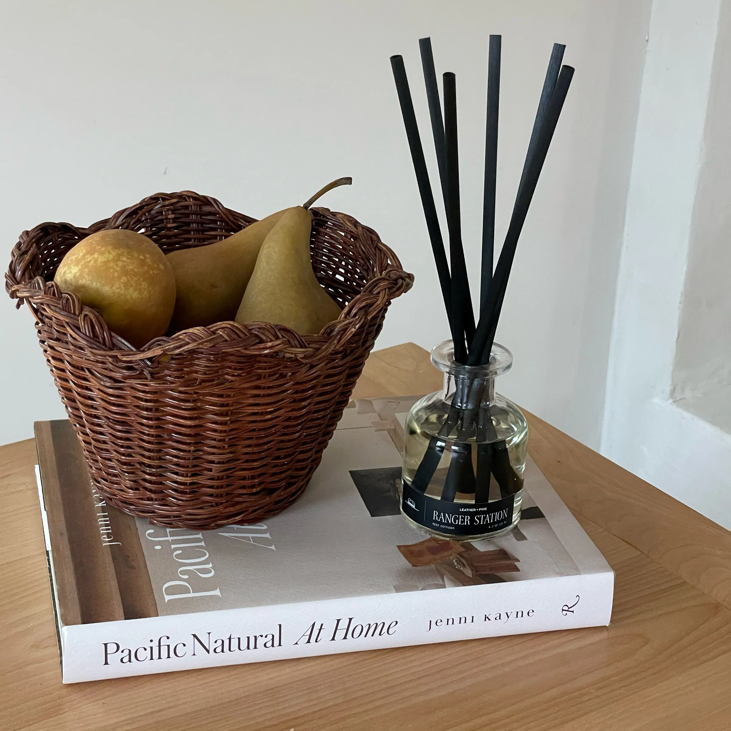 LEATHER + PINE REED DIFFUSER - Image 3